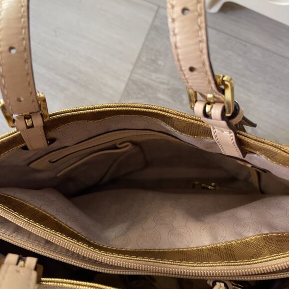 MICHAEL KORS Gold Jet Set Metallic Mirrored Tote Bag w side pockets 16 x 11.5 - Picture 5 of 7